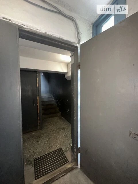 Sale of 1-room apartment 30 sq. m. on Oleksandra Brynjali 1 st. •