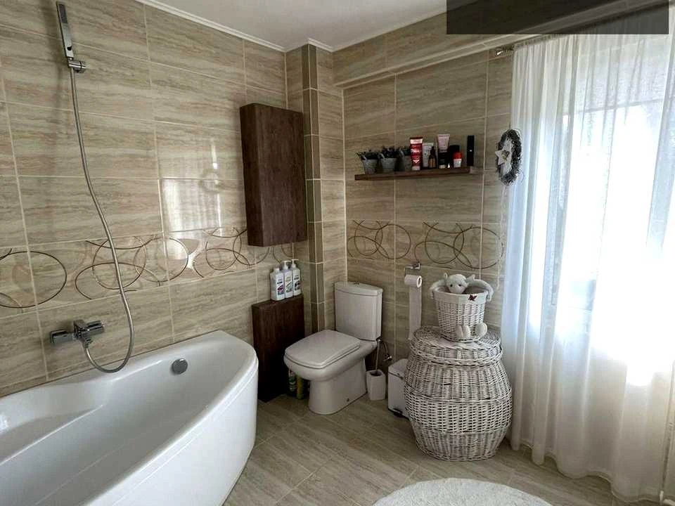Будинок. Ужгород, Джерельная