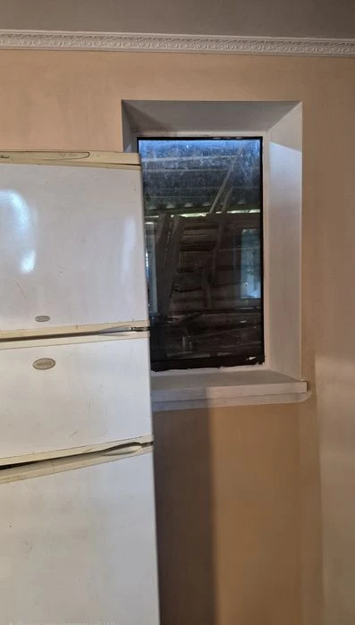 Продам будинок з великою ділянкою землі