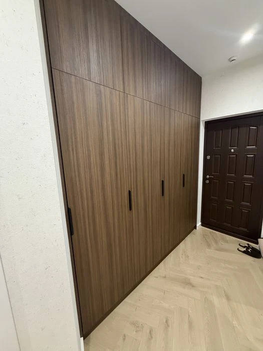 Продам 1 к на краснова Кадорр сити
