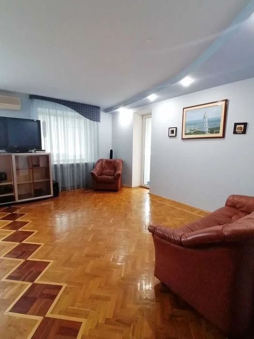 Apartment for sale 106 sq.m. bottom of Polya/Antonovicha Ave./Globy Park