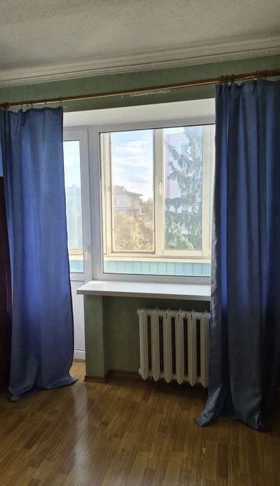 Продам чотирикімнатну квартиру на Іллінській