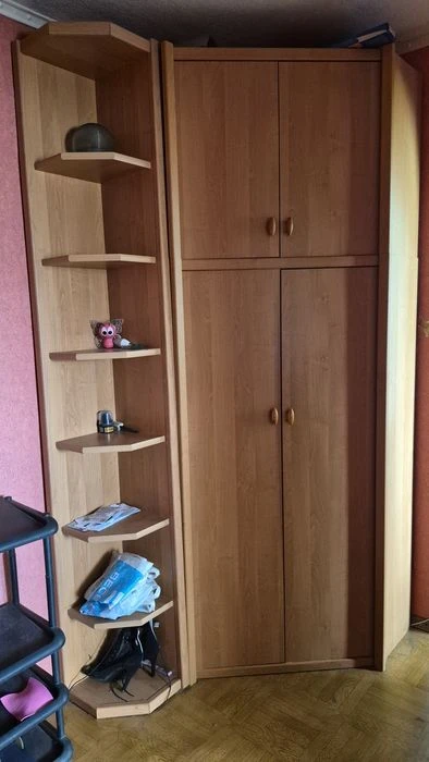 Продам чотирикімнатну квартиру на Іллінській