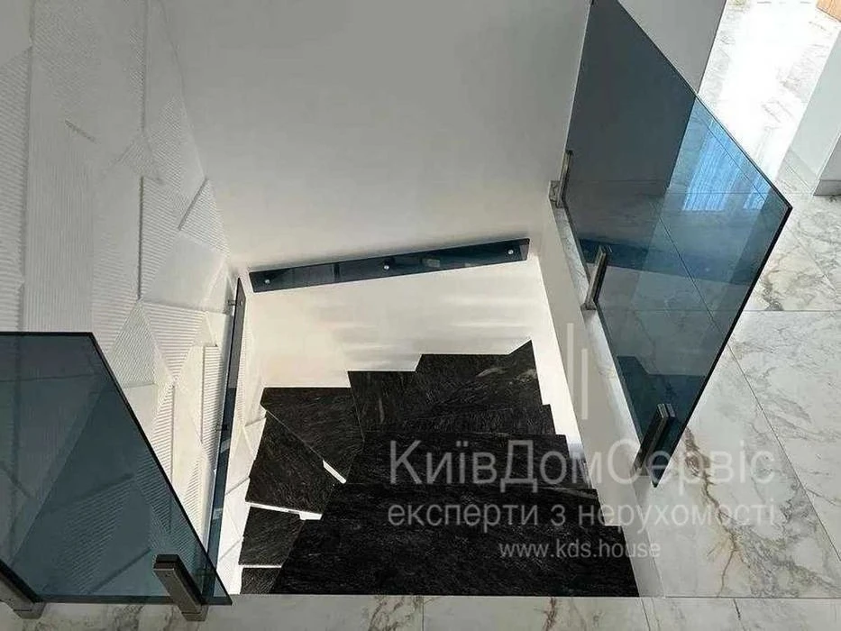 продаж квартири 3 кімнатна дворівнева 107 м² ЖК Кампус Солом