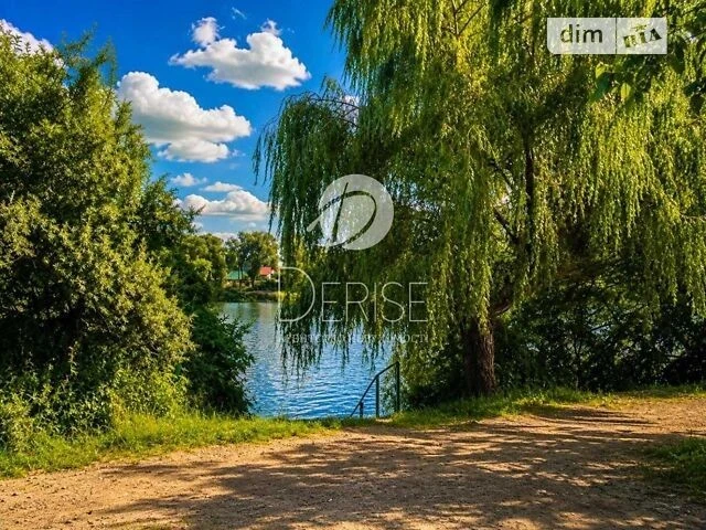 Продаж 3 поверхового будинку з ділянкою на 6 соток, 230 кв.