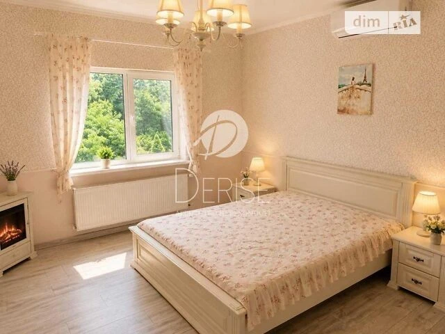 Продаж 3 поверхового будинку з ділянкою на 6 соток, 230 кв.