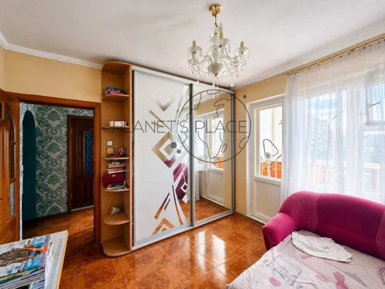Продаж 2к. квартири, вул. Ревуцького 7А, р-н. Позняки, без к