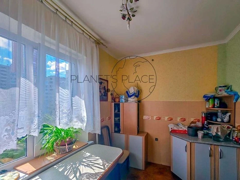 Продаж 2к. квартири, вул. Ревуцького 7А, р-н. Позняки, без к