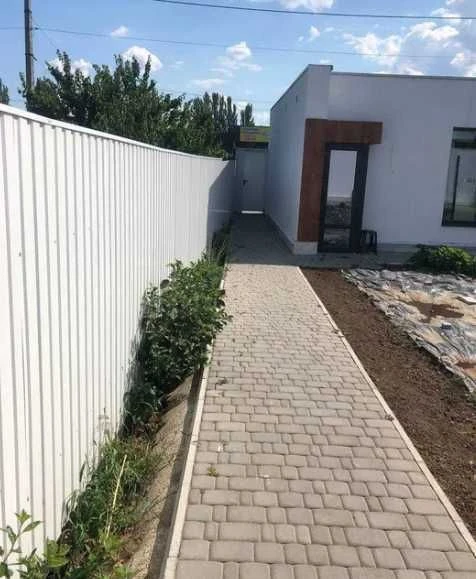 +Продам часть дома Осипенковский район,  30000 дол.