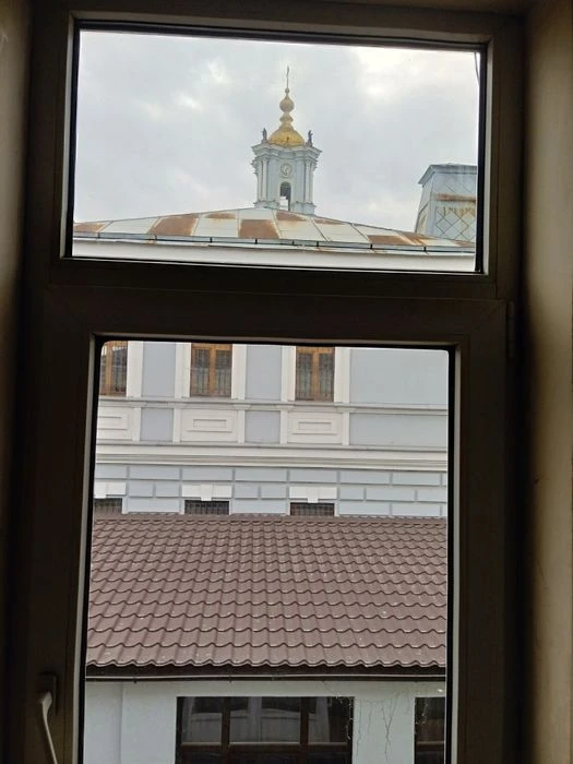 Квартира 50кв. в центре города 2-х этажного дома.