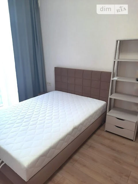 Довготривала оренда 1к квартири на вул. Регенераторна 4 корп