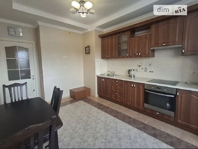 Довготривала оренда 1к квартири на вул. Ахматової Анни 30 •