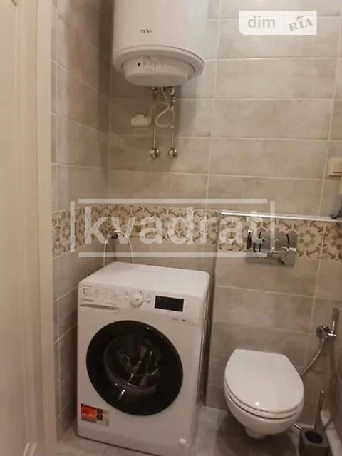 Довготривала оренда 2к квартири на пров. Новопечерський 5 •