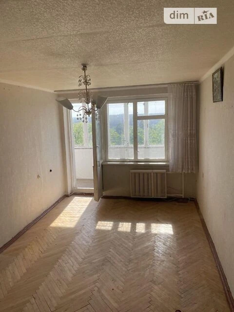 Продаж кімнати 32 кв. м на вул. Михайла Котельникова 80 • ID