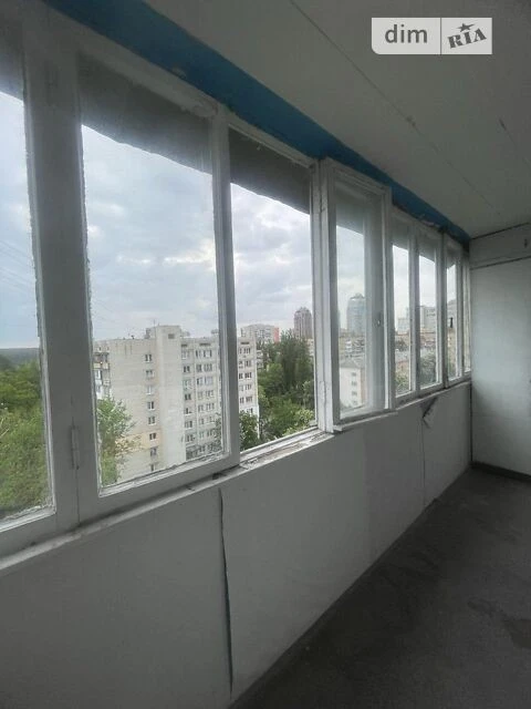 Продаж кімнати 32 кв. м на вул. Михайла Котельникова 80 • ID