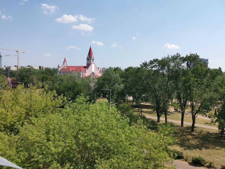 1-room apartment for sale near the Kvadrat shopping mall, Voskresenka