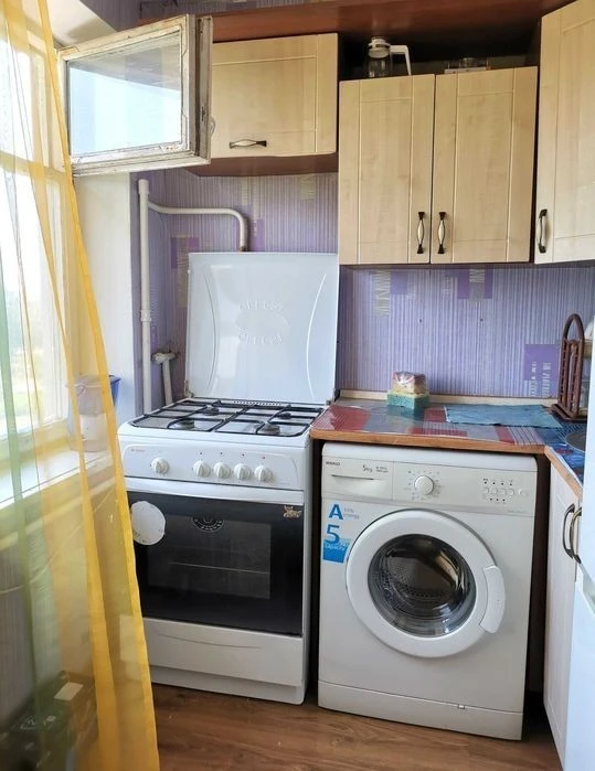 1-room apartment for sale near the Kvadrat shopping mall, Voskresenka