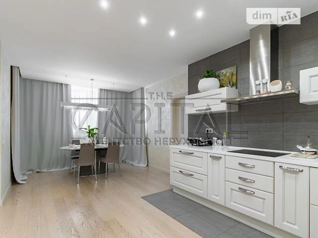 For sale 4-room apartment 115 sq. m. on Holosiivska Street 13 • ID 34