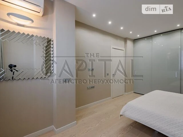 For sale 4-room apartment 115 sq. m. on Holosiivska Street 13 • ID 34