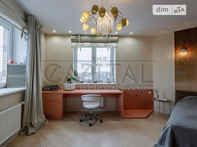 For sale 4-room apartment 115 sq. m. on Holosiivska Street 13 • ID 34