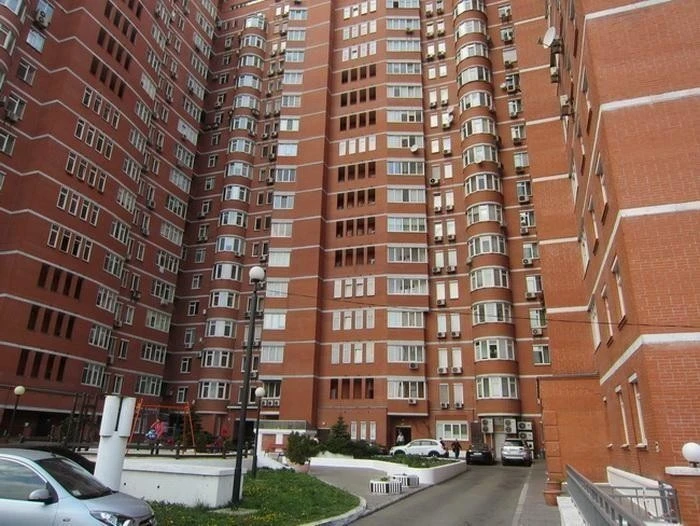 Продажа 3-комнатной квартиры 193.2 м², Ковпака ул., 17