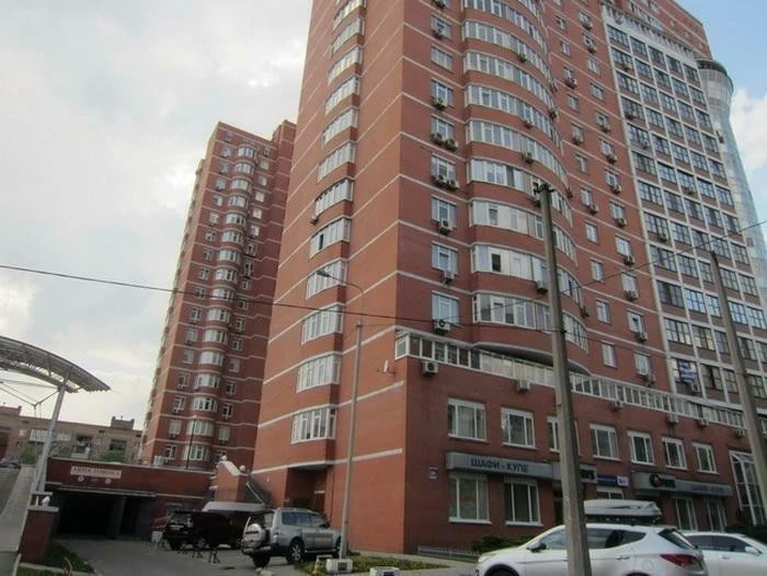 Продажа 3-комнатной квартиры 193.2 м², Ковпака ул., 17