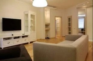 Продажа 3-комнатной квартиры 193.2 м², Ковпака ул., 17
