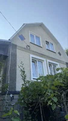 Продаж будинку з міською пропискою та міськими комунікаціями