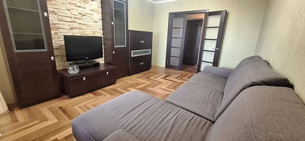 Оренда 2 К, вул. Тростянецька 47, Парк Партизанської слави,