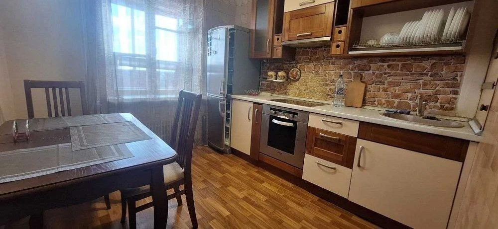Оренда 2 К, вул. Тростянецька 47, Парк Партизанської слави,