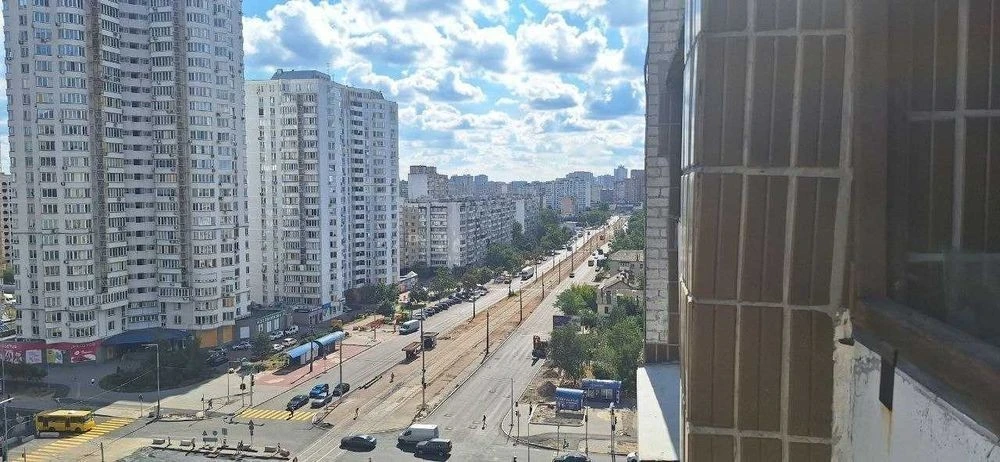 Оренда 2 К, вул. Тростянецька 47, Парк Партизанської слави,