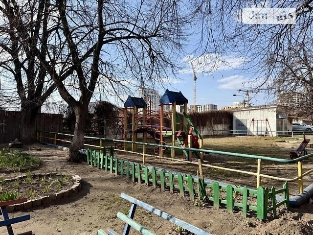 Room for sale 20 sq. m. on Danylo Shcherbakivskoho St. 33 • I