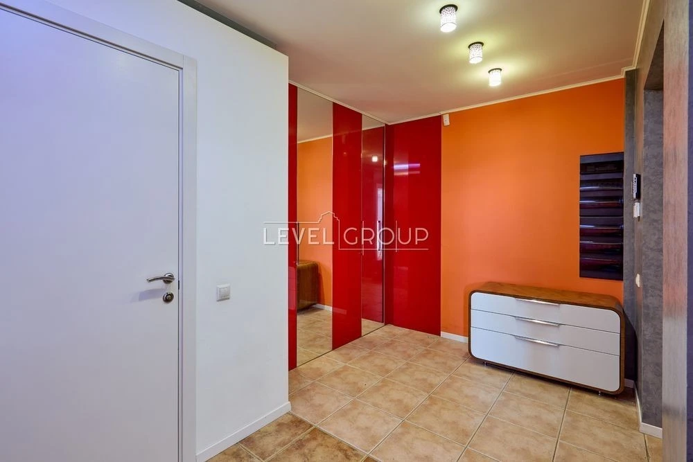 Дизайнерські апартаменти 3к. кв ( 152м2) ЖК Комфорт Таун Рег