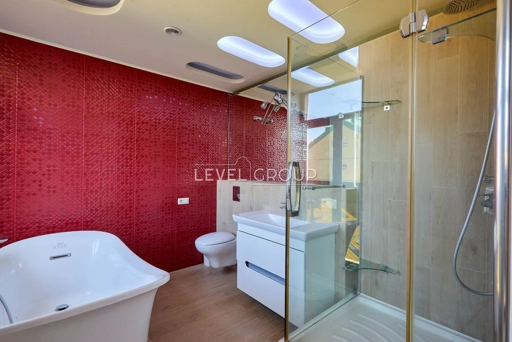 Дизайнерські апартаменти 3к. кв ( 152м2) ЖК Комфорт Таун Рег