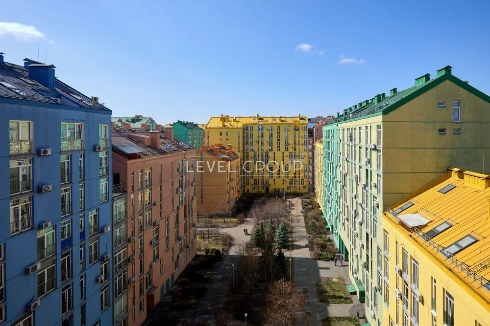 Дизайнерські апартаменти 3к. кв ( 152м2) ЖК Комфорт Таун Рег