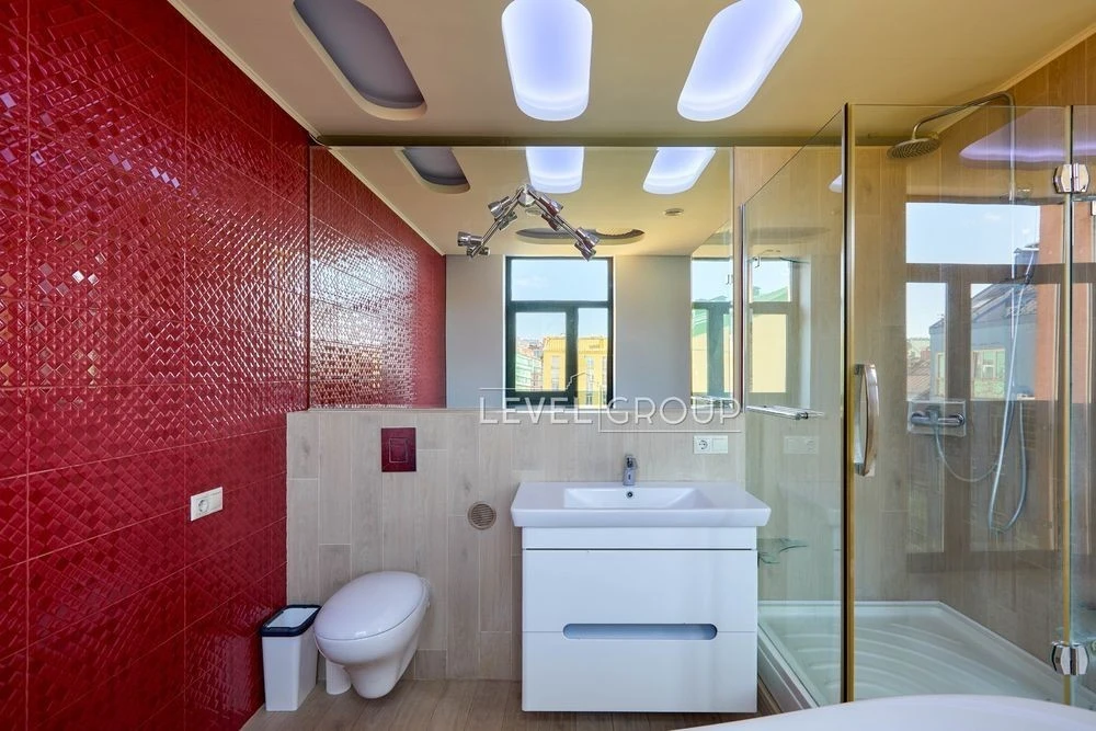 Дизайнерські апартаменти 3к. кв ( 152м2) ЖК Комфорт Таун Рег