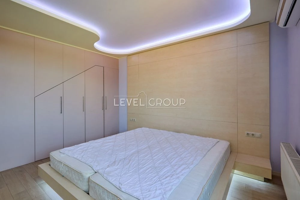 Дизайнерські апартаменти 3к. кв ( 152м2) ЖК Комфорт Таун Рег