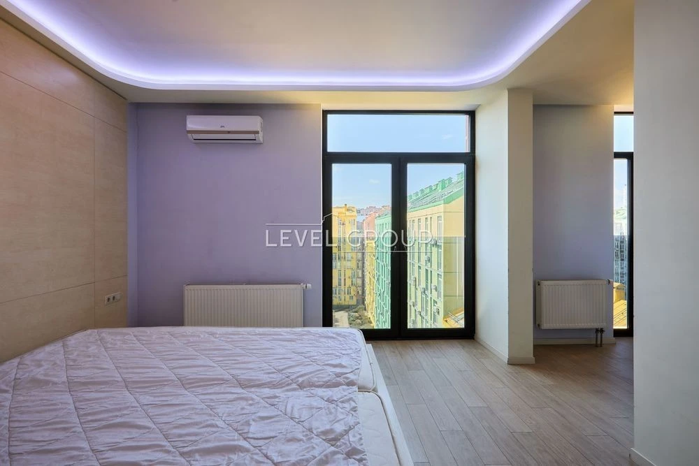 Дизайнерські апартаменти 3к. кв ( 152м2) ЖК Комфорт Таун Рег