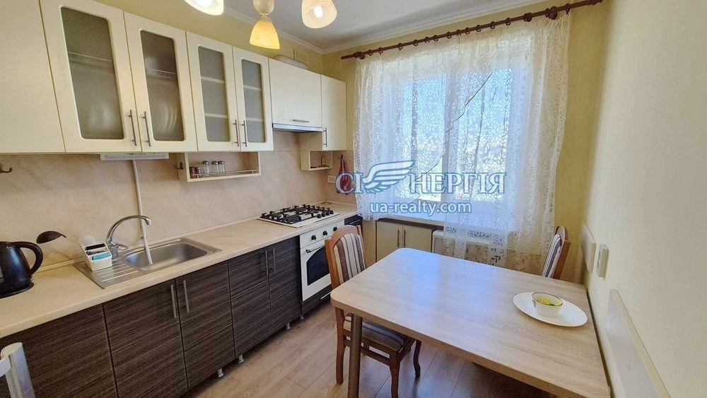 3-кім 67м. кв. Феодосійська, 4 метро Деміївська