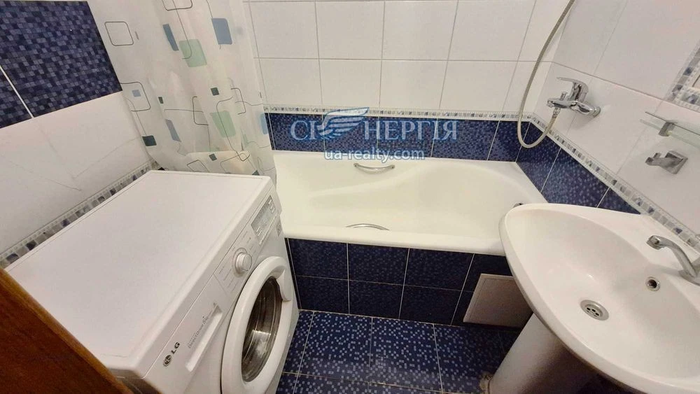 3-кім 67м. кв. Феодосійська, 4 метро Деміївська