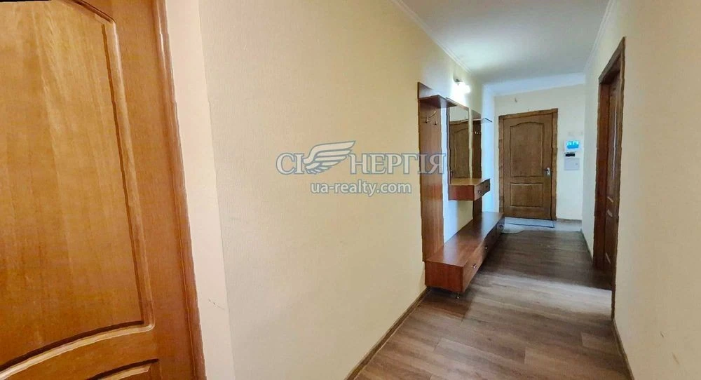3-кім 67м. кв. Феодосійська, 4 метро Деміївська