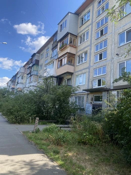 Оренда 2х кімн., вул Шалетт 10, ст м Дарниця- 15 хв пішки
