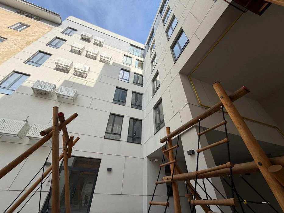 Продаж преміум квартири Коновальця 21
