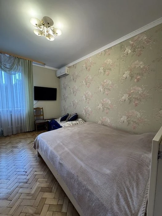 Оренда 2к квартири в центрі Киева