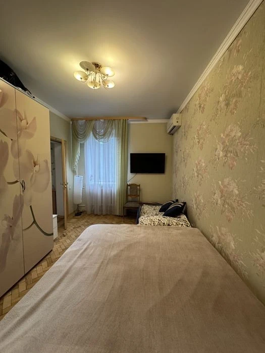 Оренда 2к квартири в центрі Киева