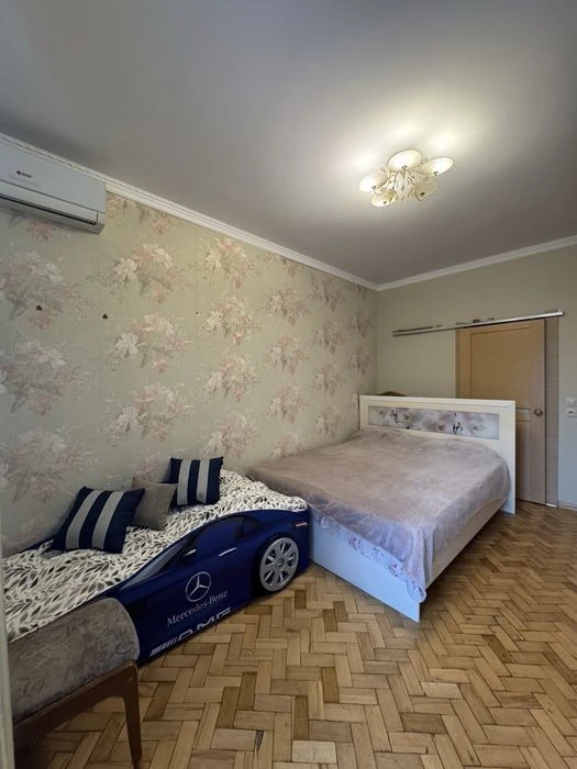 Оренда 2к квартири в центрі Киева