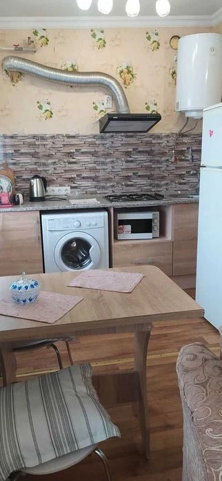продам  квартиру 1комн на Железнодорожной   ост. Университет