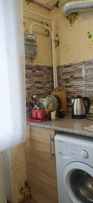 продам  квартиру 1комн на Железнодорожной   ост. Университет