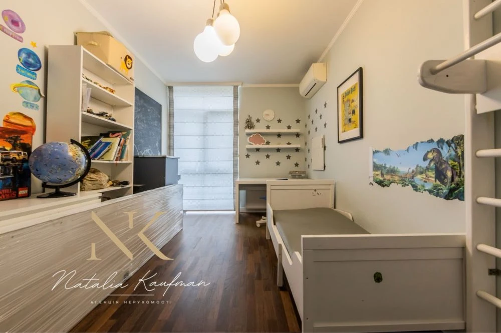 Продаж 4 к кв 105 м2. Комфорт Таун