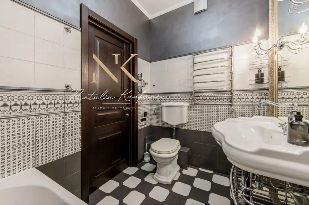 Продаж 4 к кв 105 м2. Комфорт Таун